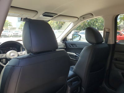 2024 Nissan Pathfinder SV