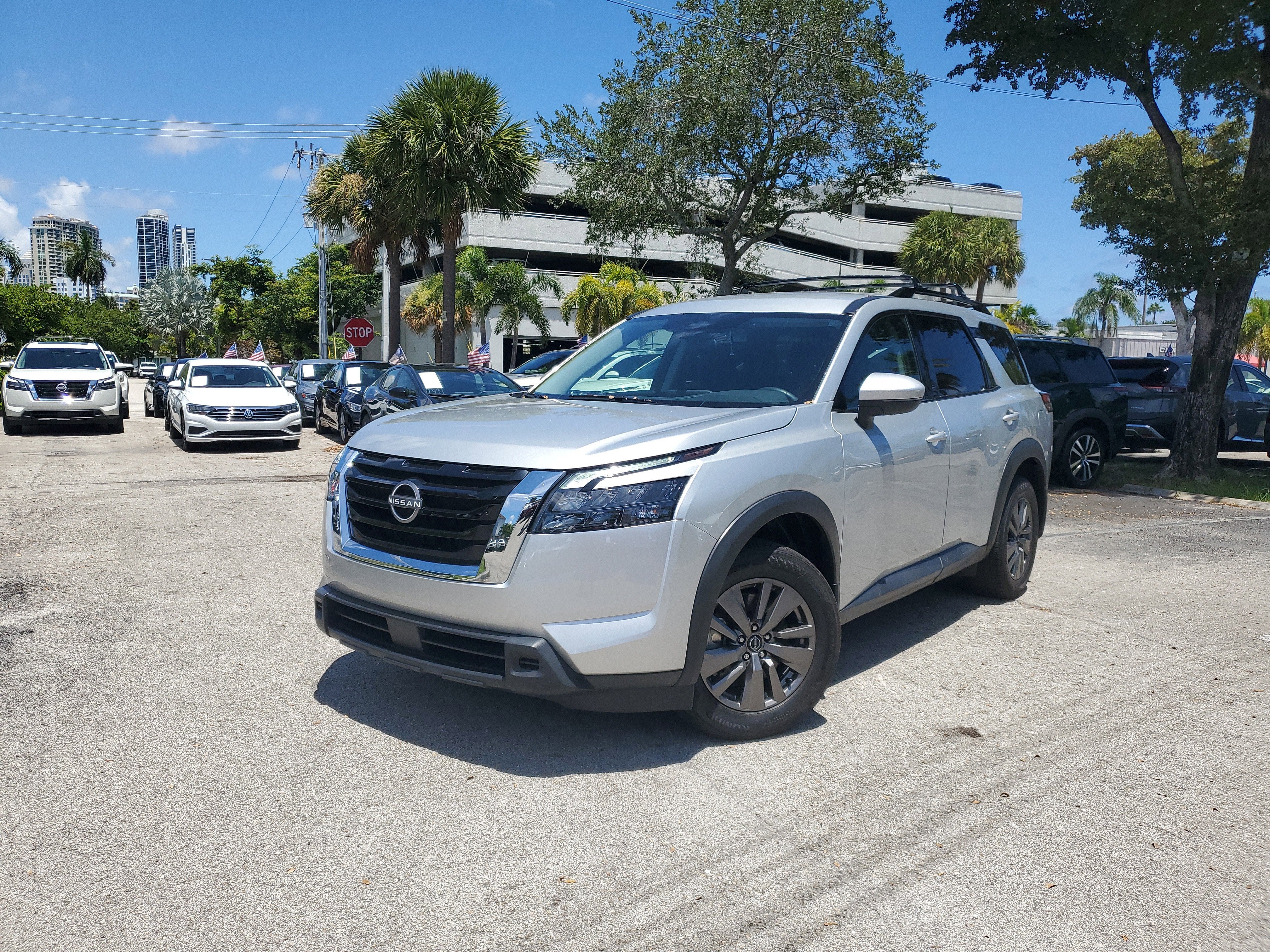 2024 Nissan Pathfinder SV