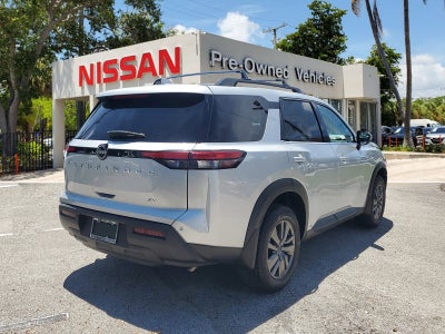 2024 Nissan Pathfinder SV