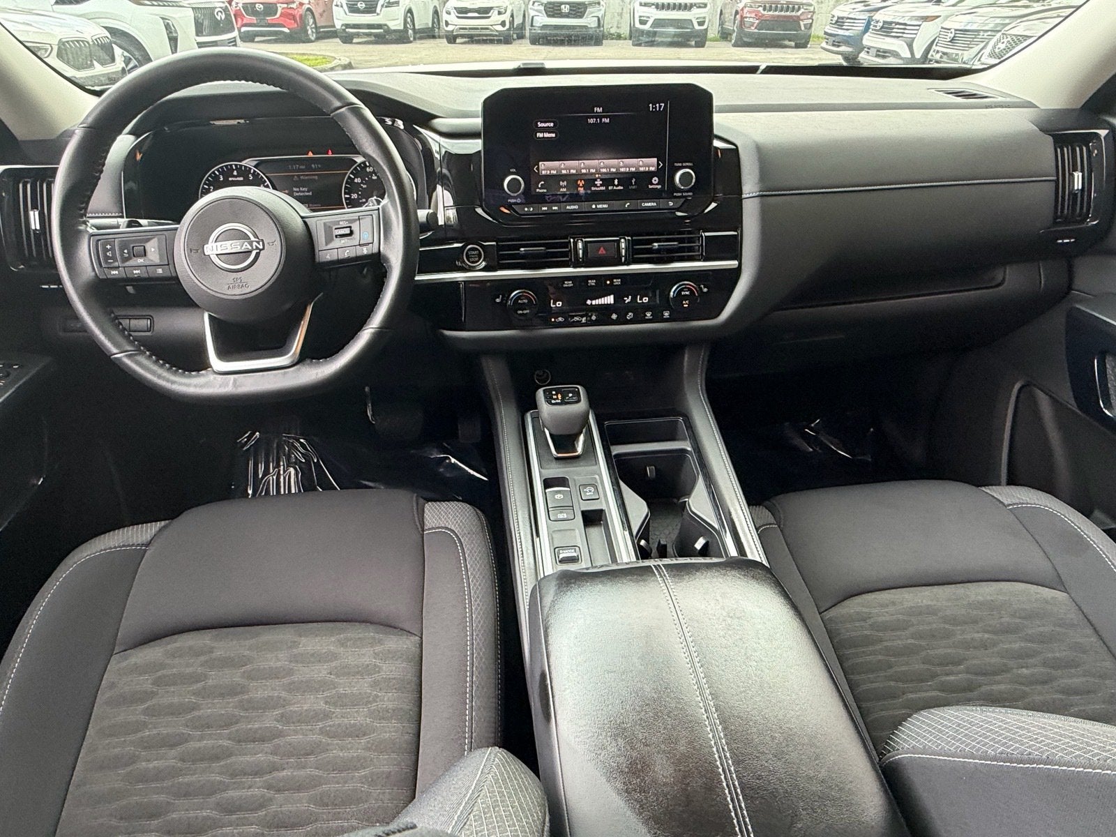 2024 Nissan Pathfinder SV