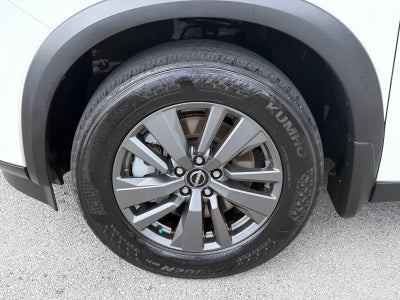 2024 Nissan Pathfinder SV