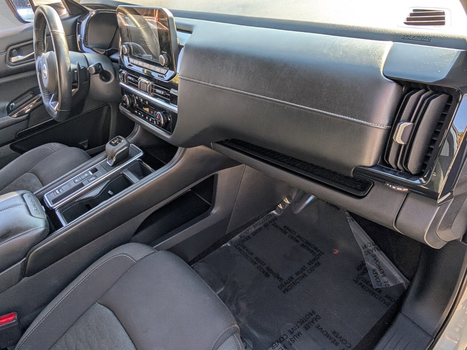 2022 Nissan Pathfinder SV