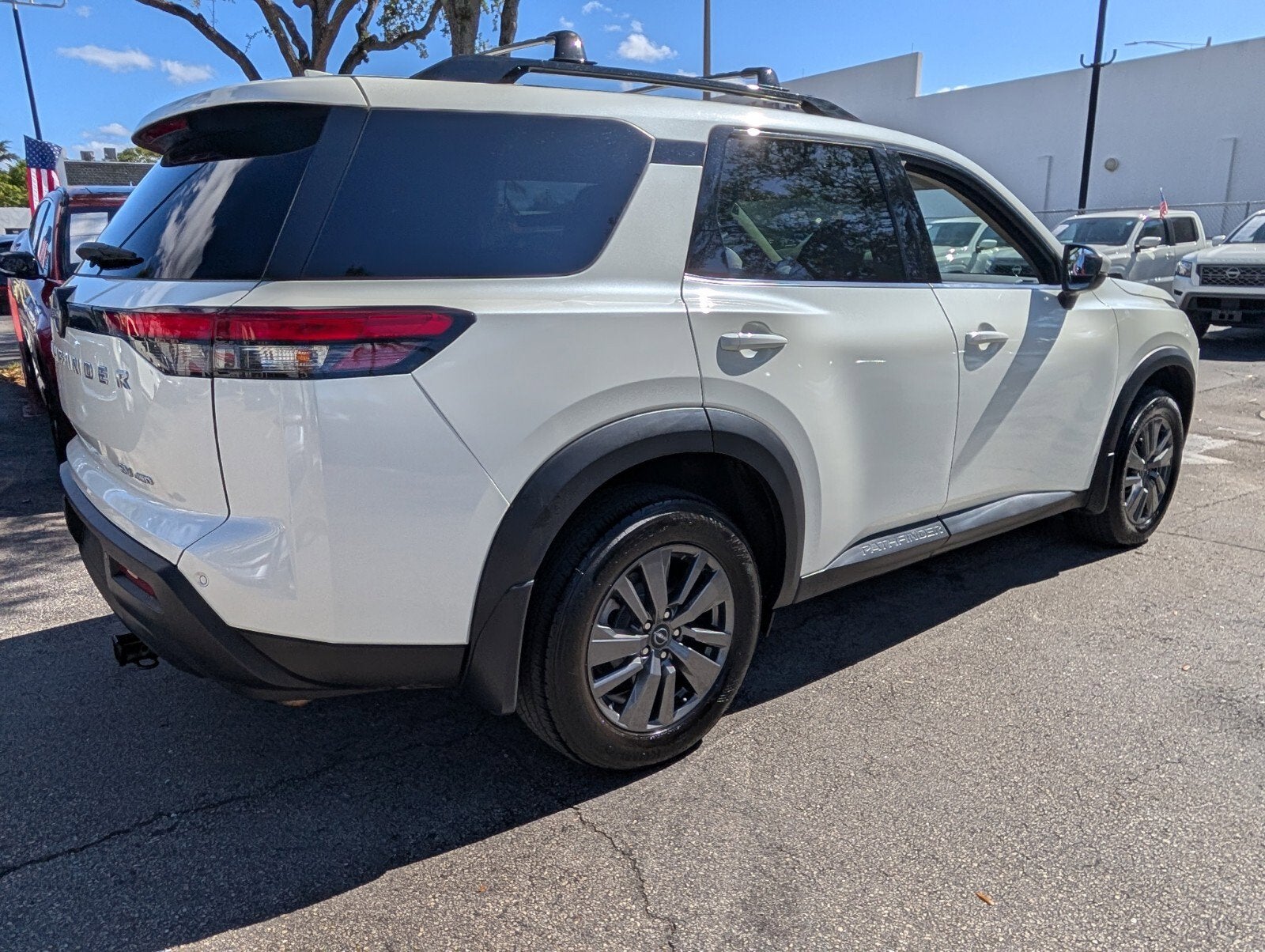2023 Nissan Pathfinder SV
