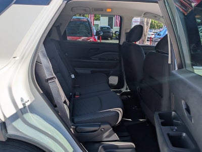 2023 Nissan Pathfinder SV