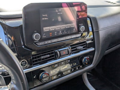 2023 Nissan Pathfinder SV