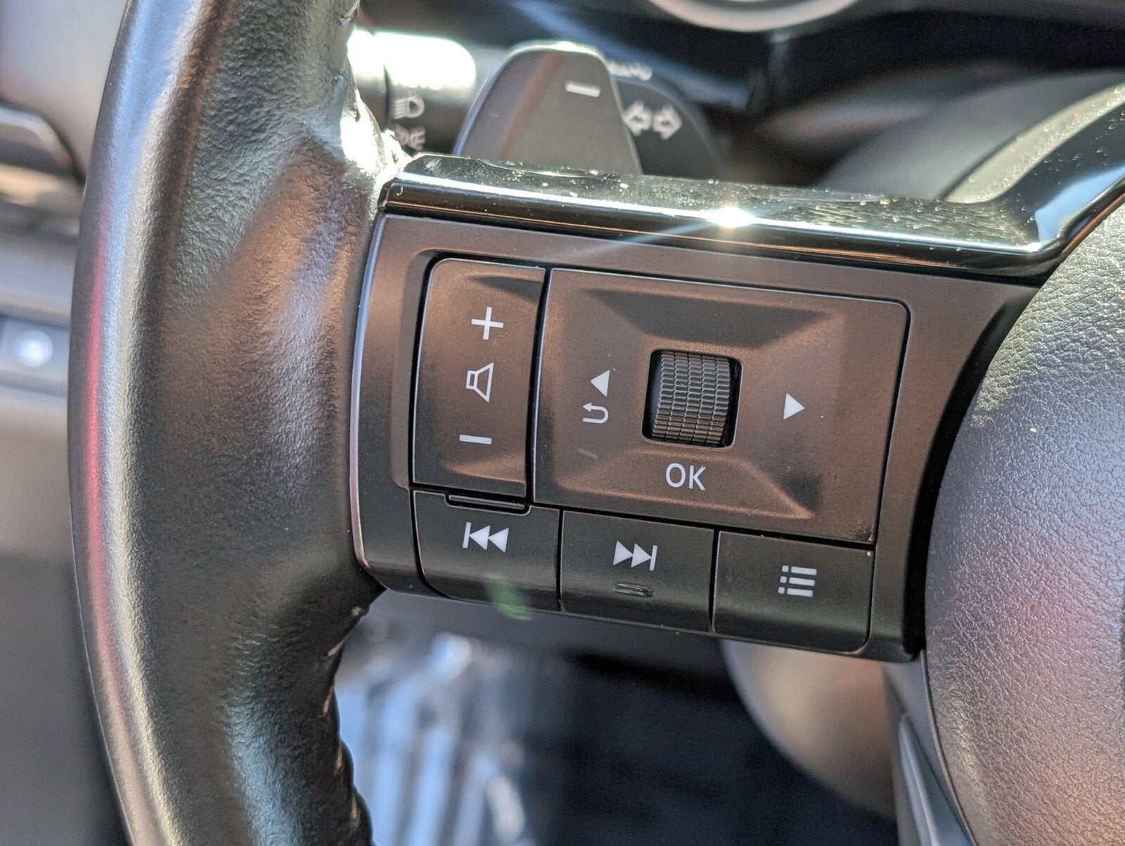 2023 Nissan Pathfinder SV