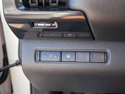 2023 Nissan Pathfinder SV