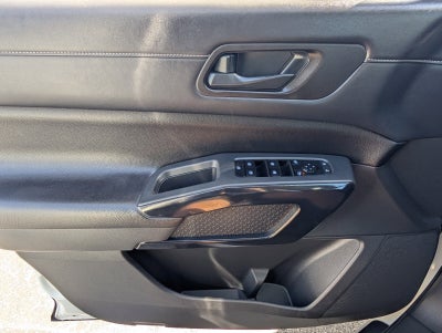 2023 Nissan Pathfinder SV