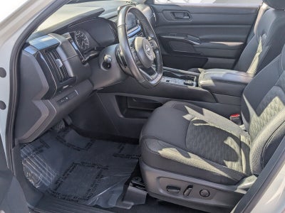 2023 Nissan Pathfinder SV