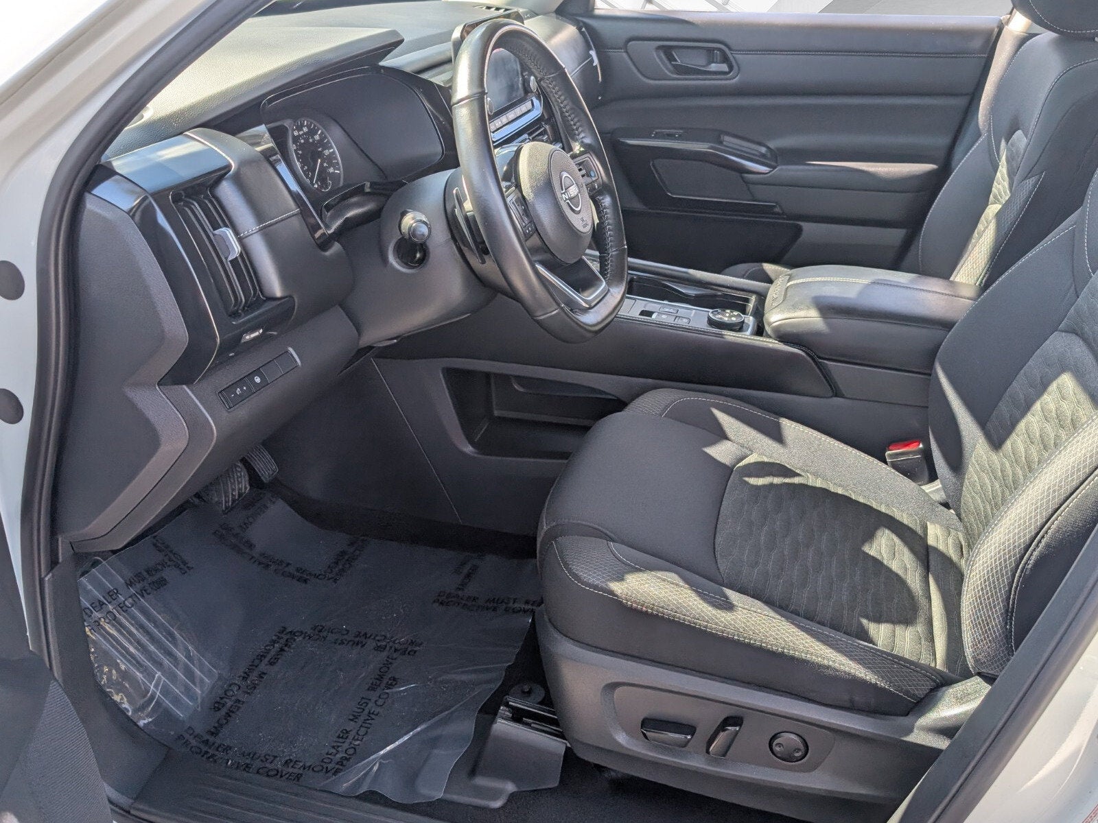 2023 Nissan Pathfinder SV