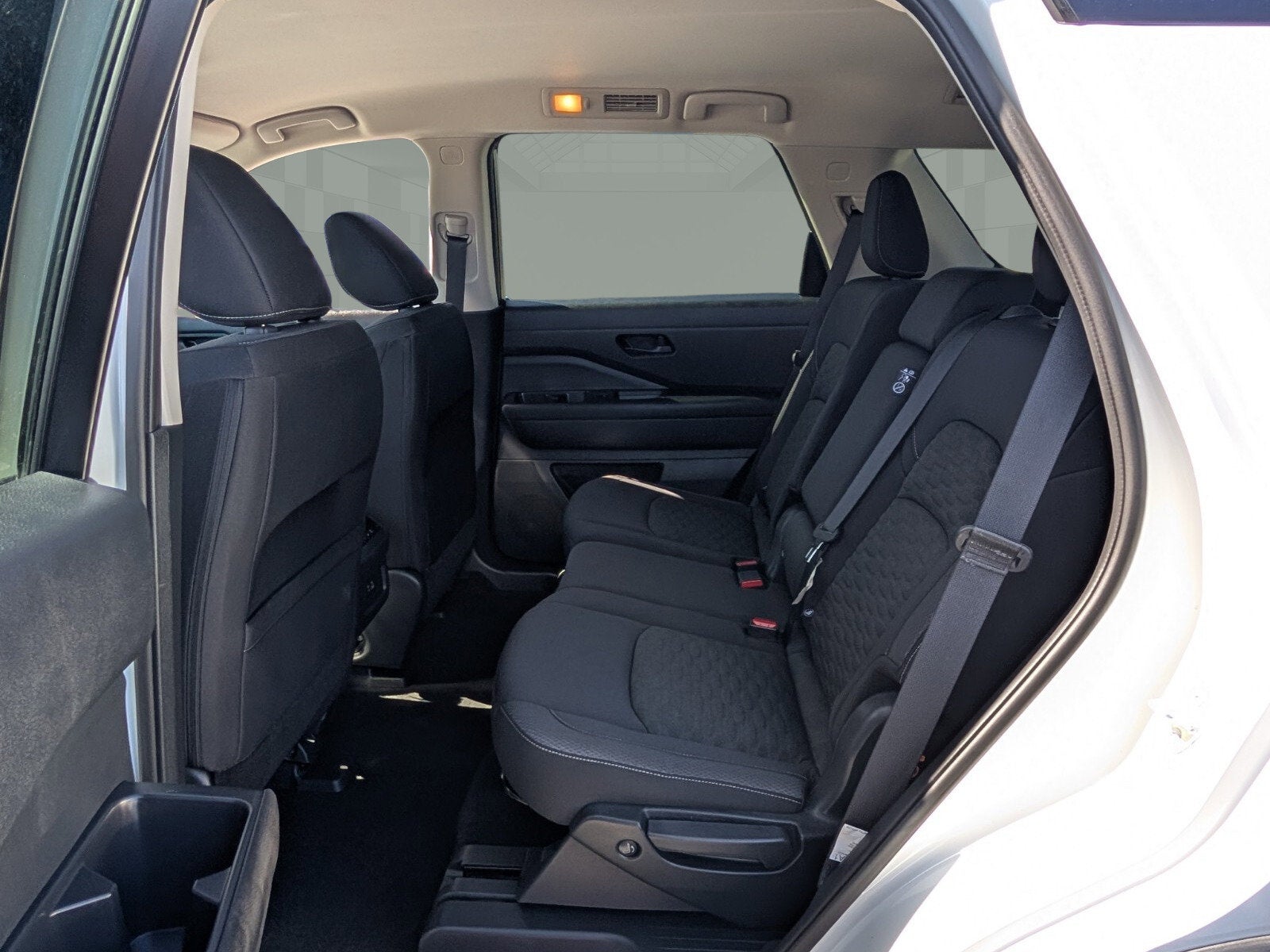 2023 Nissan Pathfinder SV