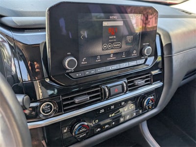 2023 Nissan Pathfinder SV