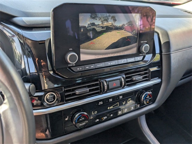 2023 Nissan Pathfinder SV