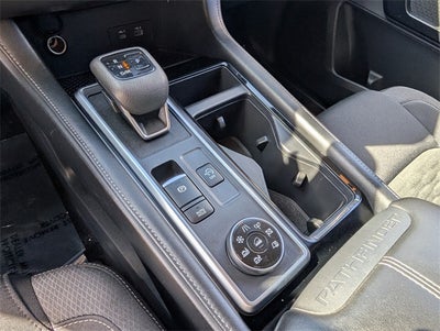 2023 Nissan Pathfinder SV