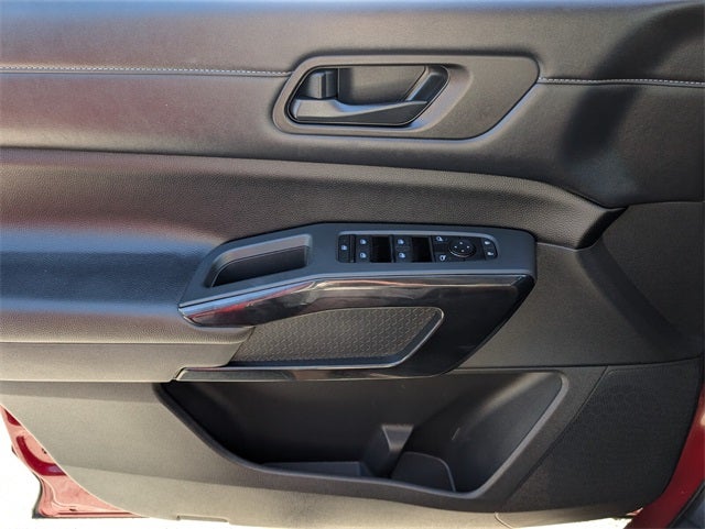 2023 Nissan Pathfinder SV