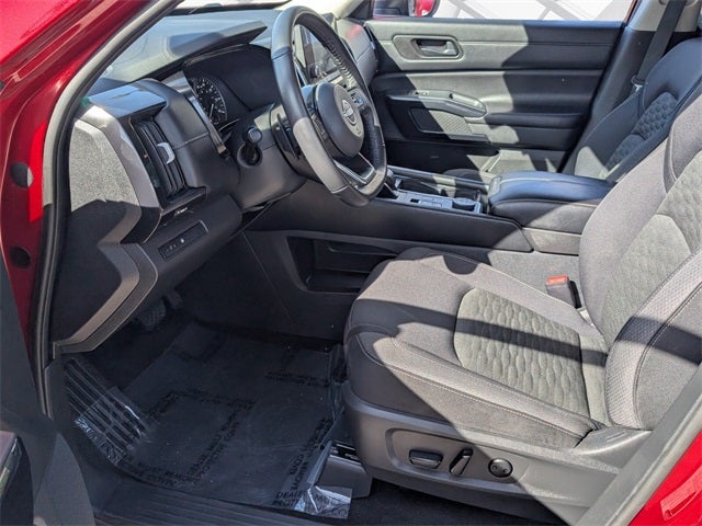 2023 Nissan Pathfinder SV