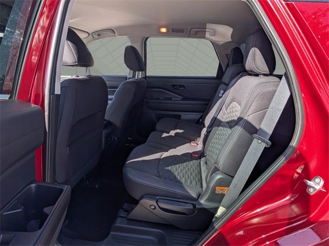 2023 Nissan Pathfinder SV