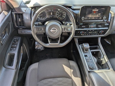 2023 Nissan Pathfinder SV