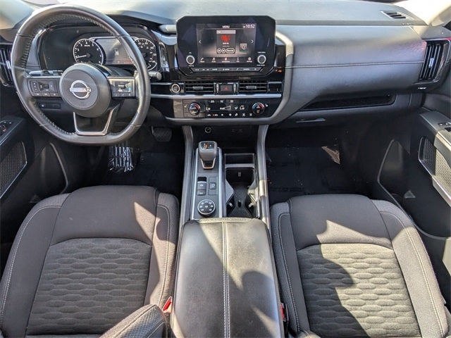 2023 Nissan Pathfinder SV