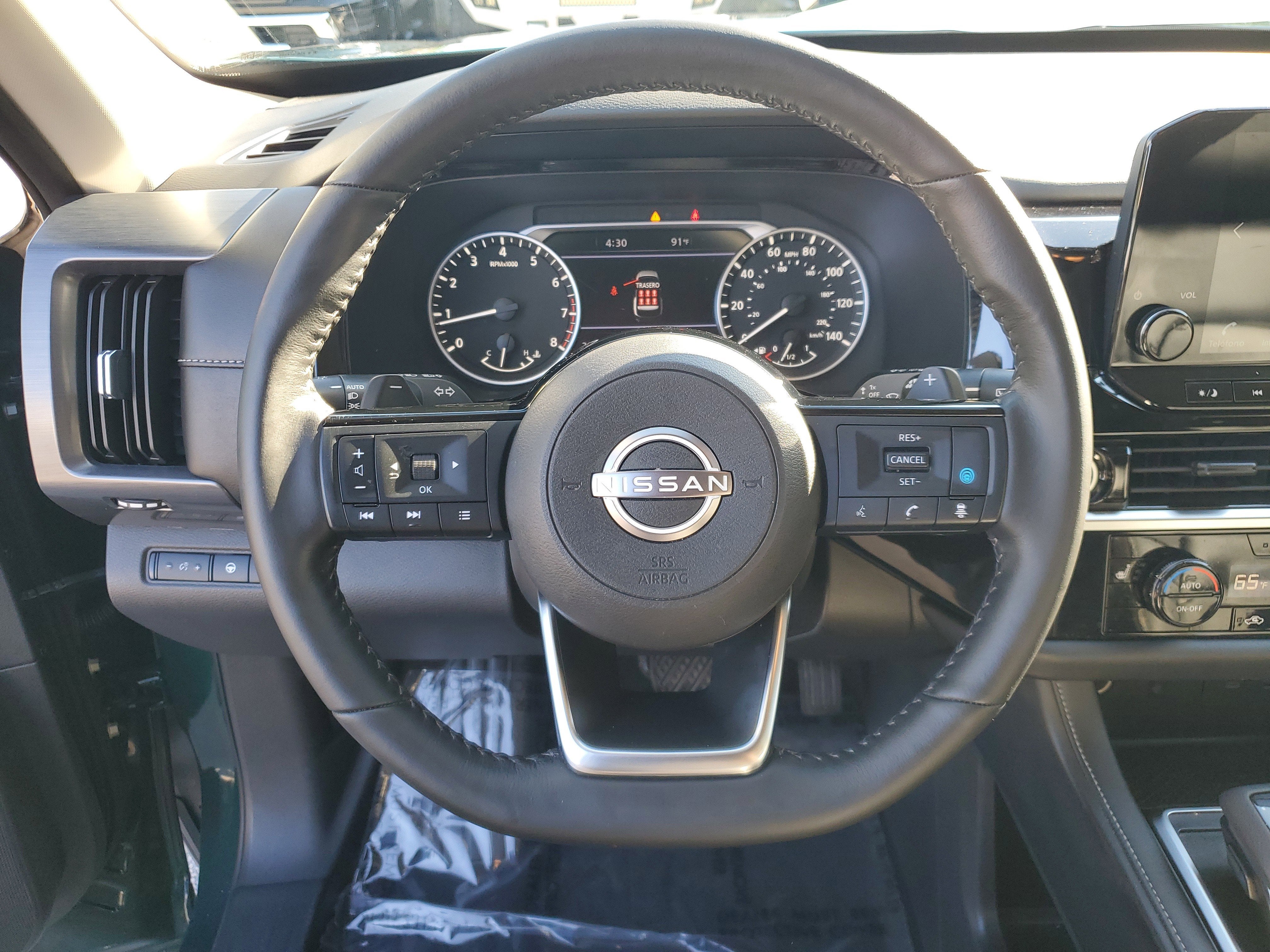 2024 Nissan Pathfinder SL