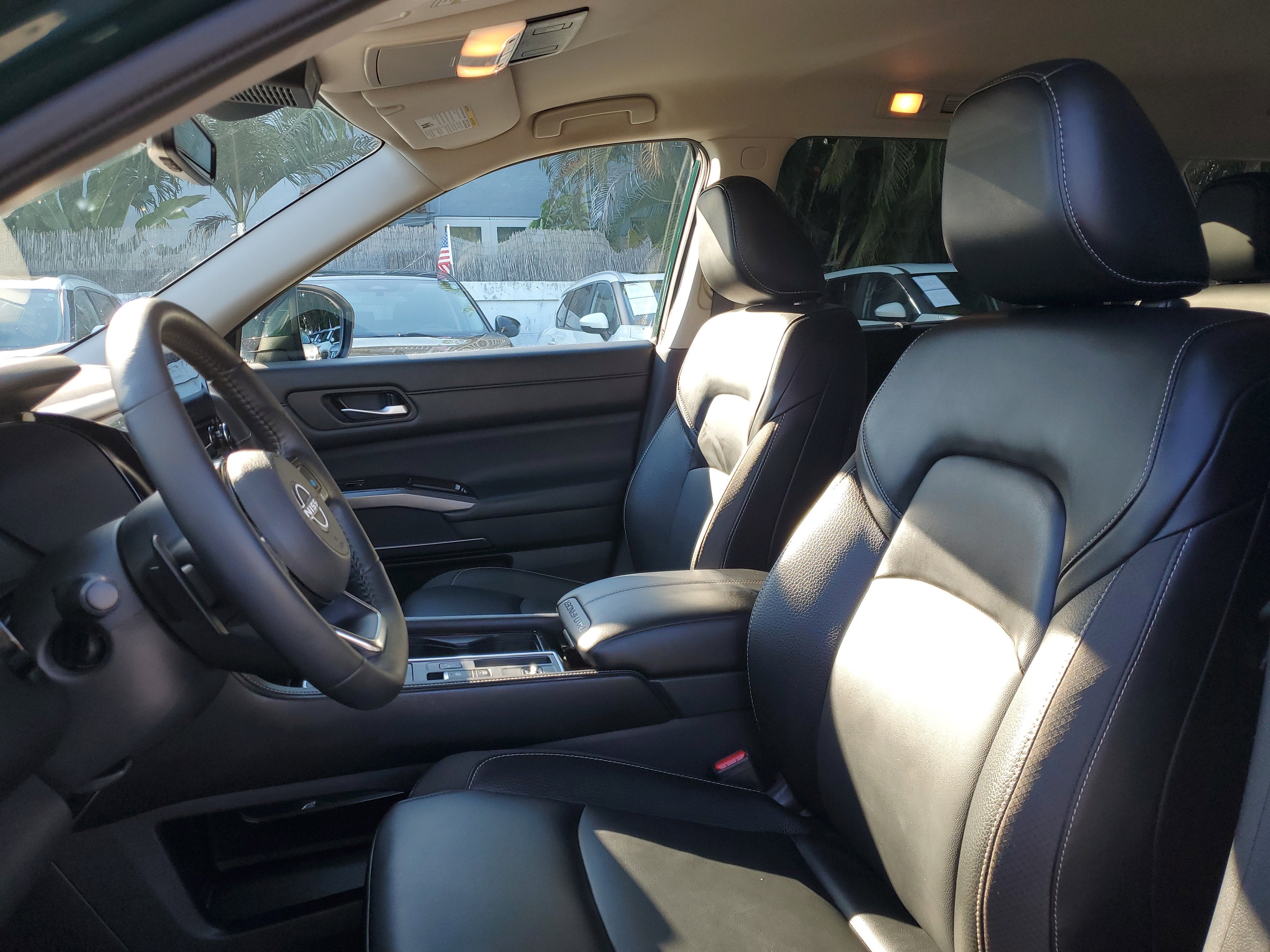 2024 Nissan Pathfinder SL