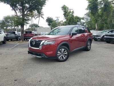 2023 Nissan Pathfinder SL