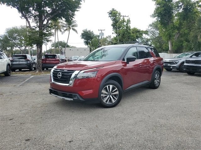 2023 Nissan Pathfinder SL