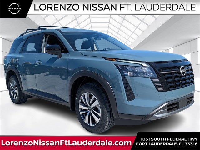 2026 Nissan Pathfinder SL