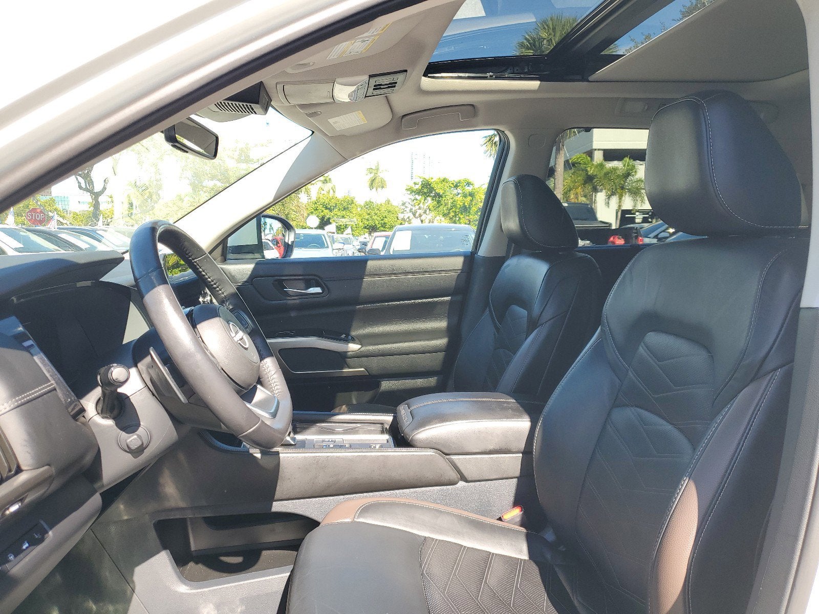 2023 Nissan Pathfinder Platinum