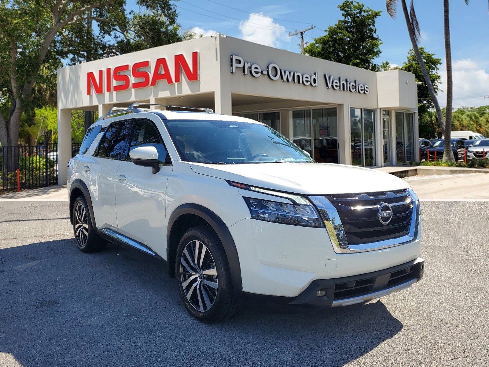 2023 Nissan Pathfinder Platinum