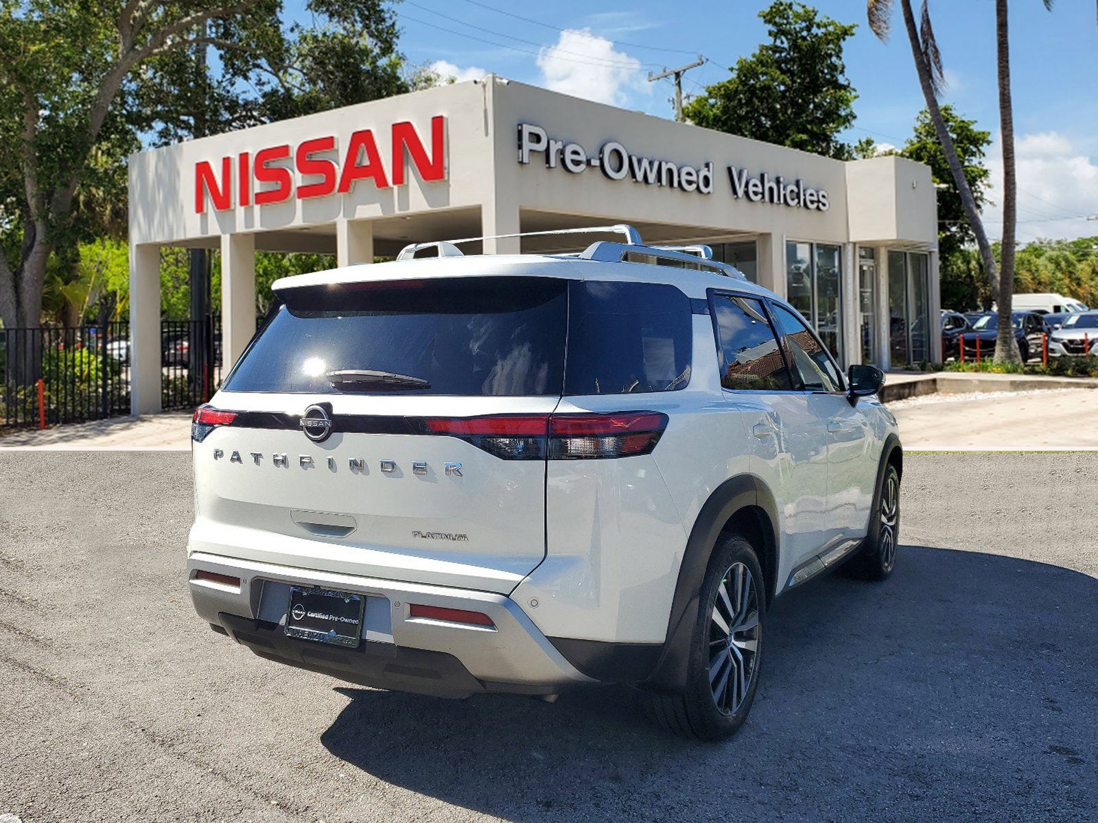 2023 Nissan Pathfinder Platinum