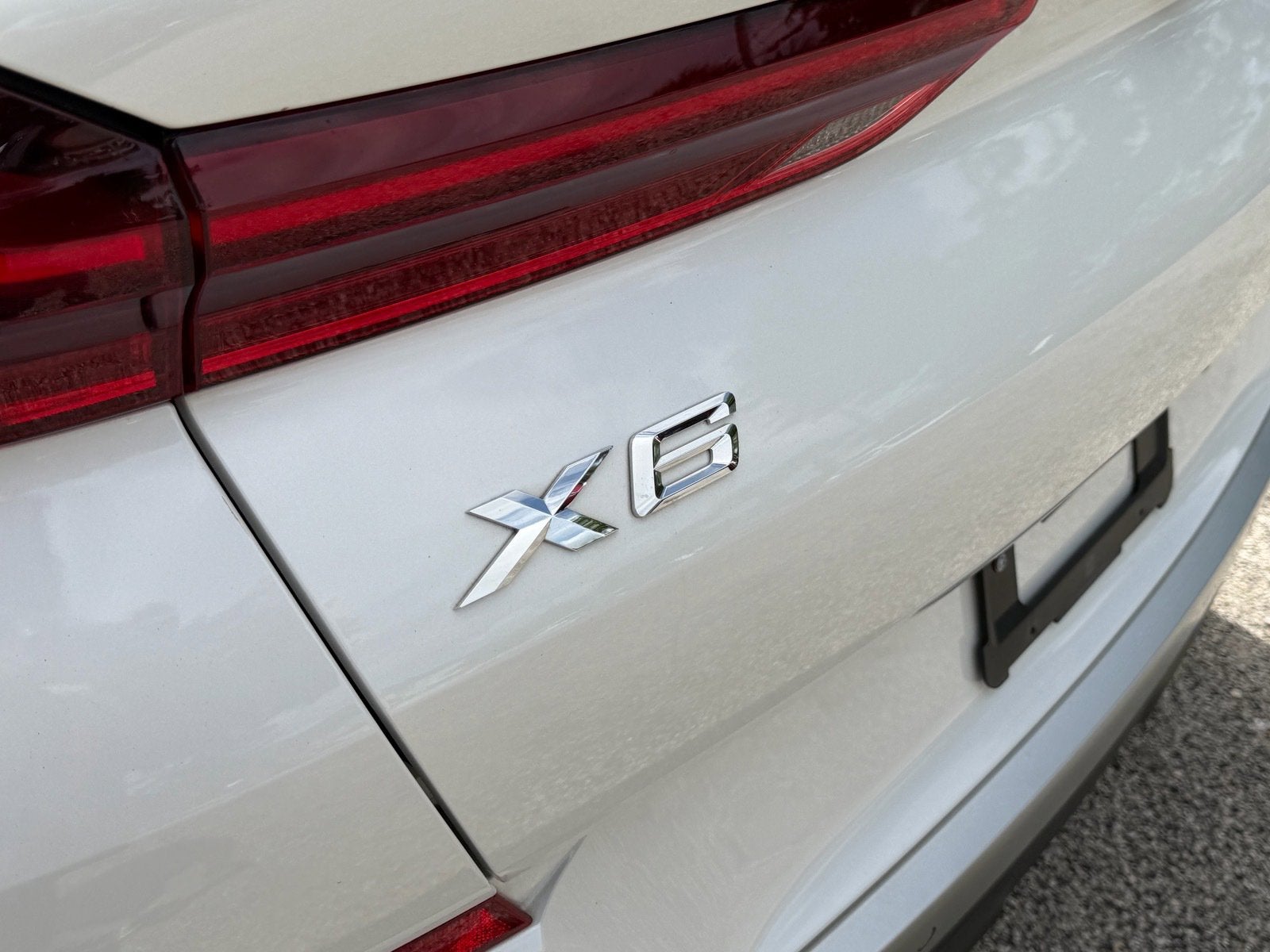 2023 BMW X6 xDrive40i