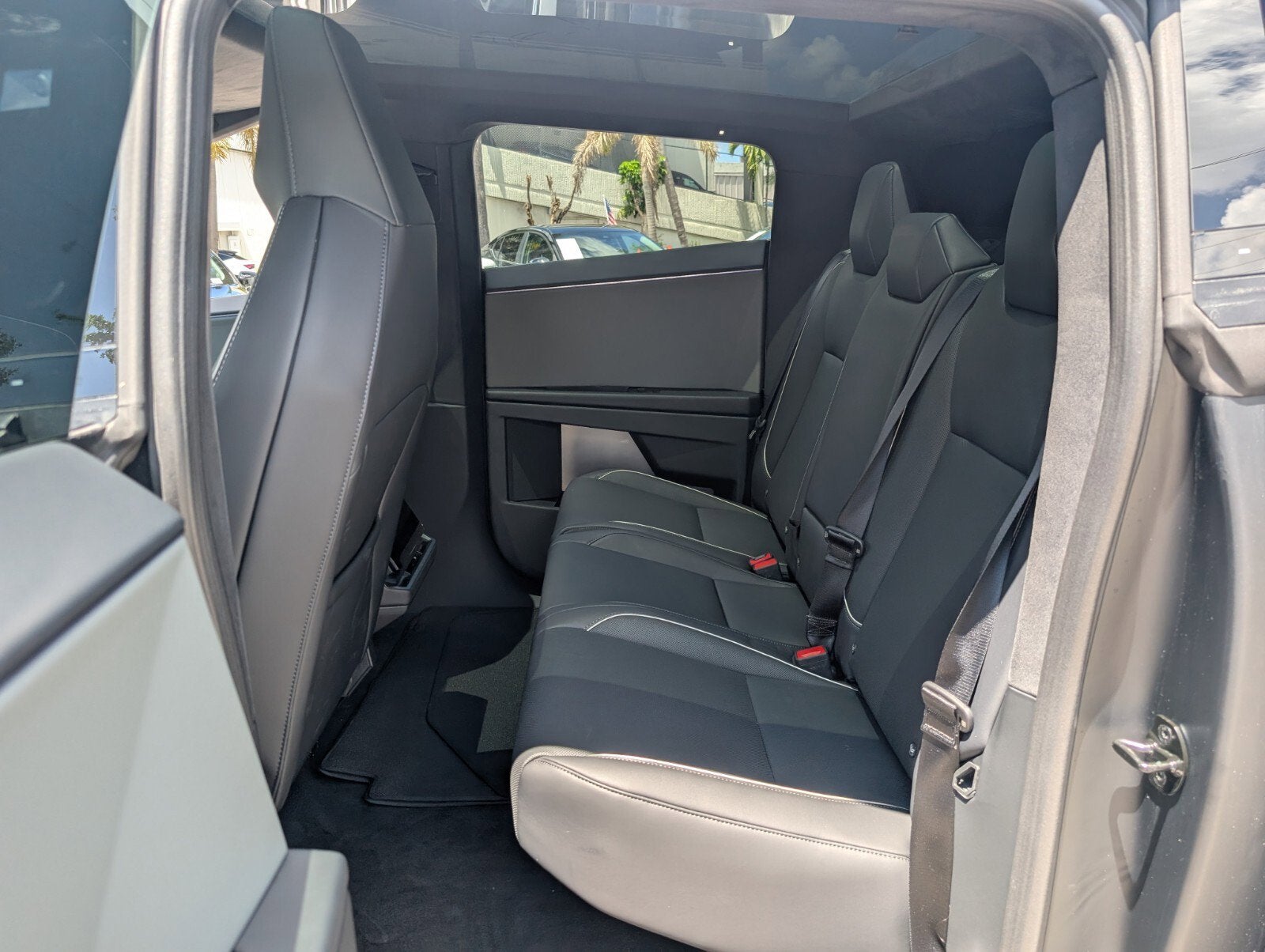 2025 Tesla Cybertruck Base