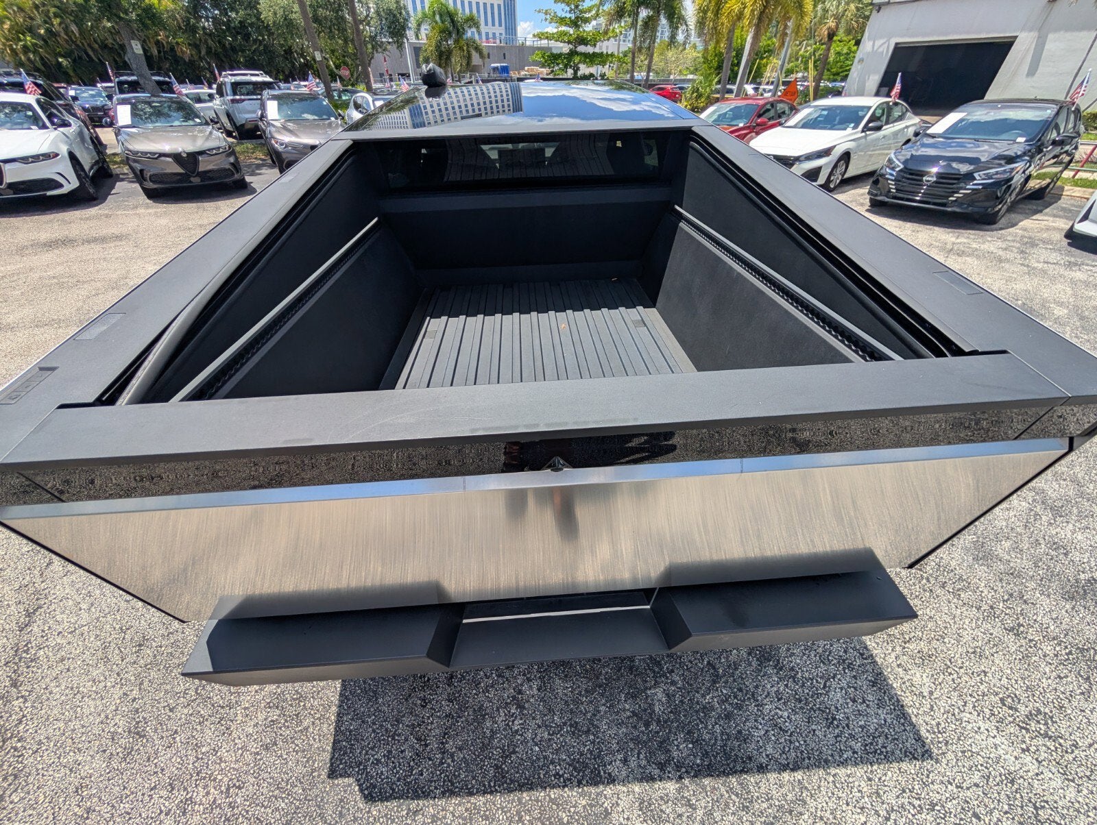 2025 Tesla Cybertruck Base