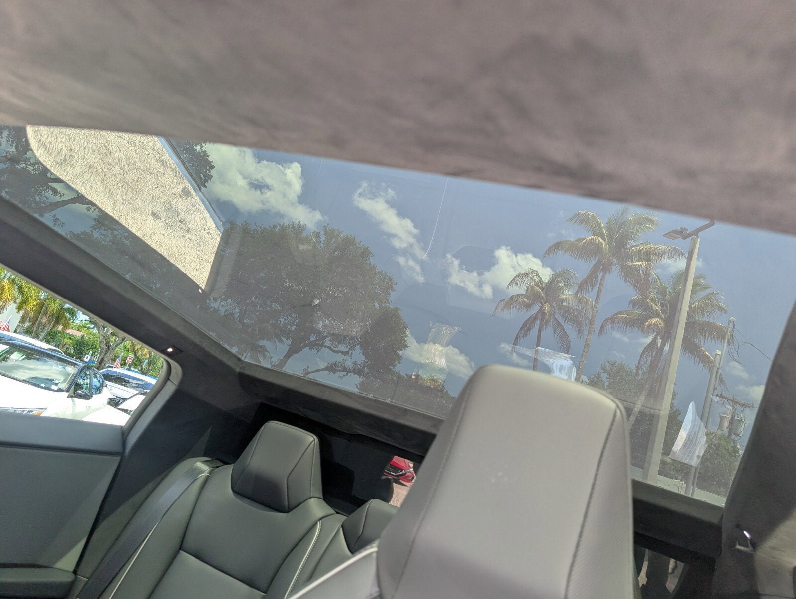 2025 Tesla Cybertruck Base