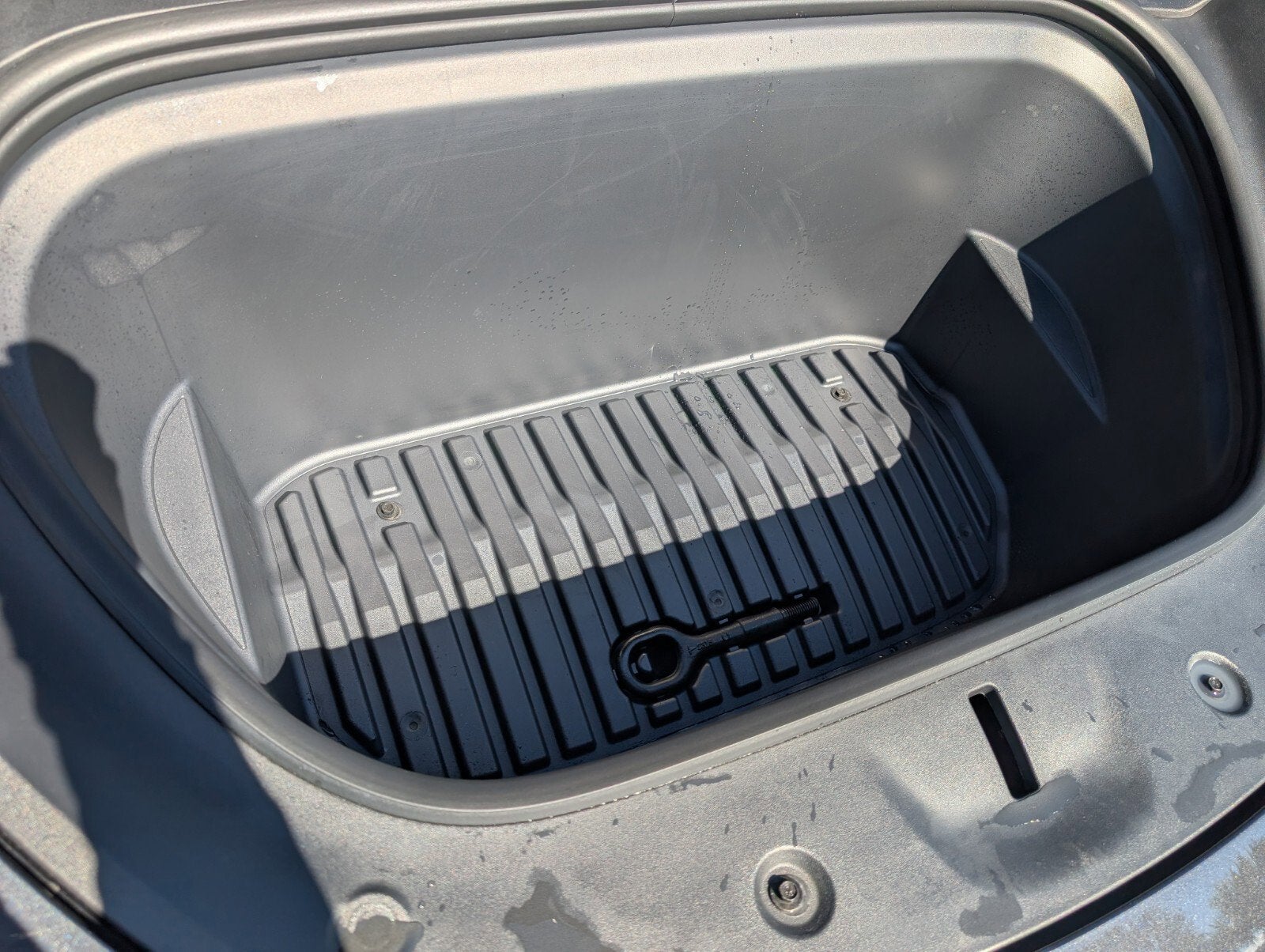 2024 Tesla Model Y Standard Range