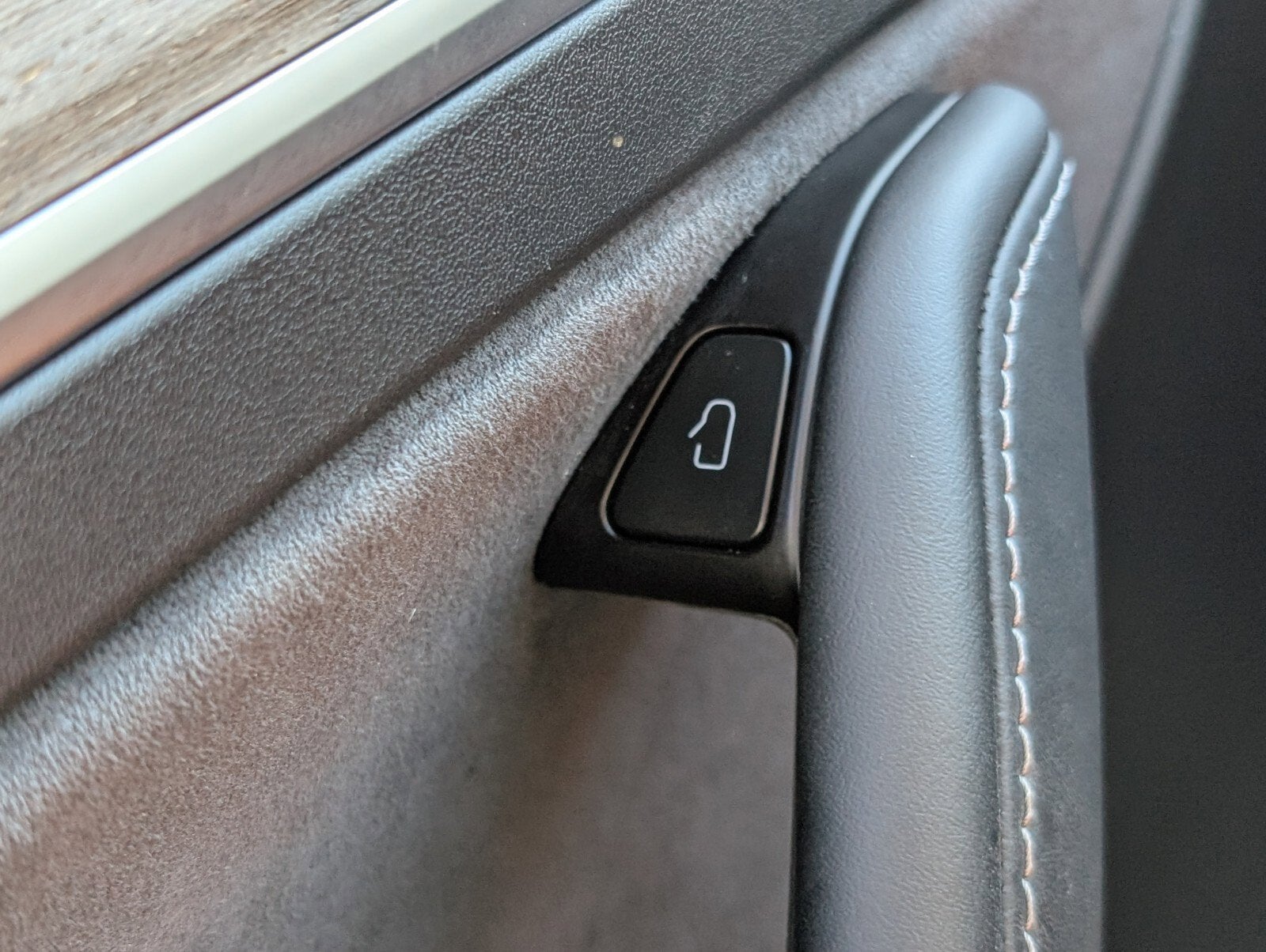 2024 Tesla Model Y Standard Range