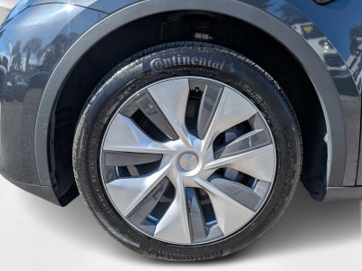 2024 Tesla Model Y Standard Range