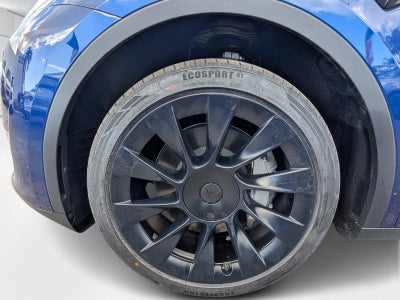 2024 Tesla Model Y Standard Range