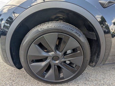 2025 Tesla Model Y Long Range