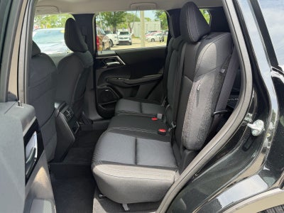 2025 Mitsubishi Outlander ES