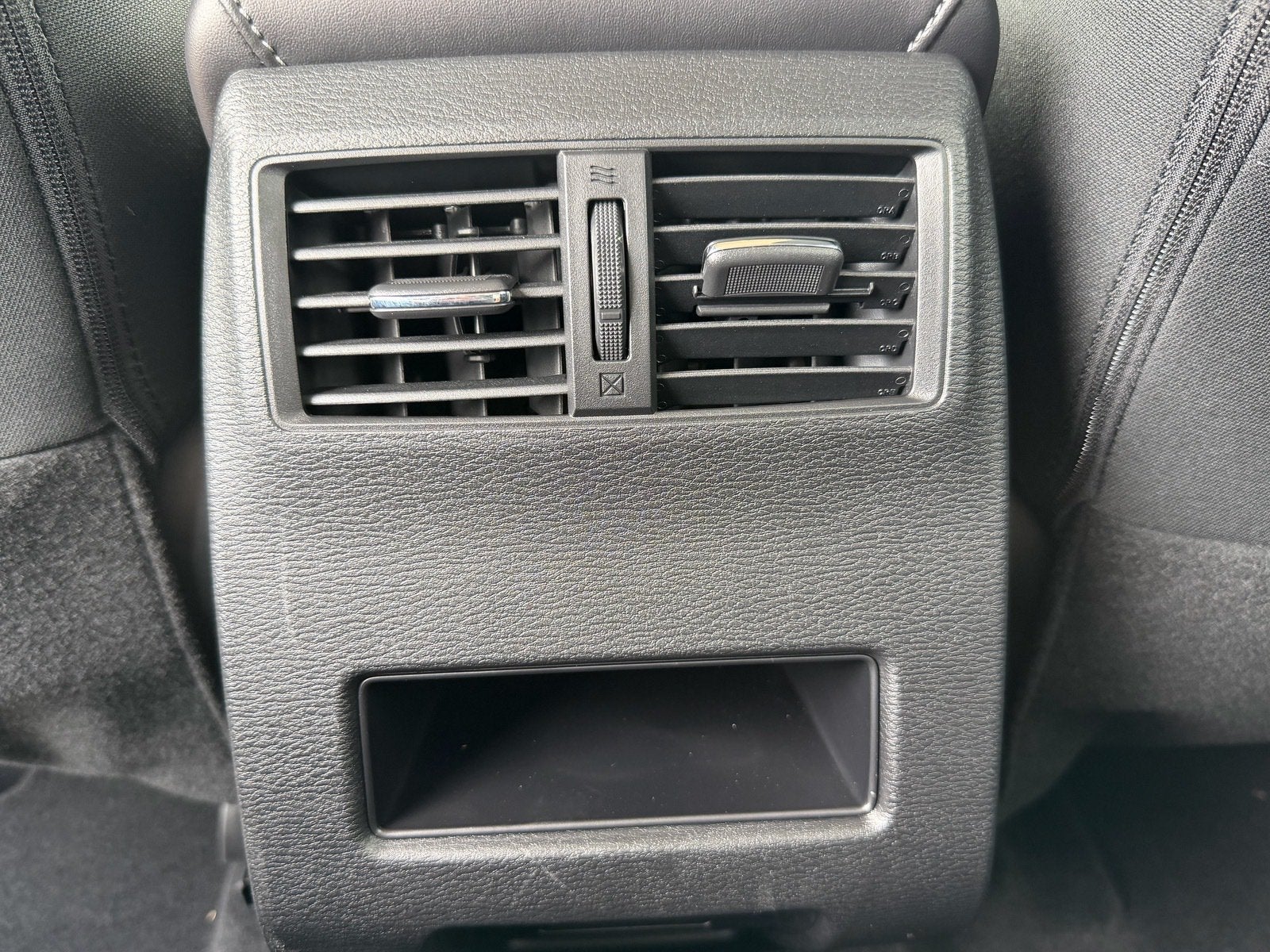 2025 Mitsubishi Outlander ES