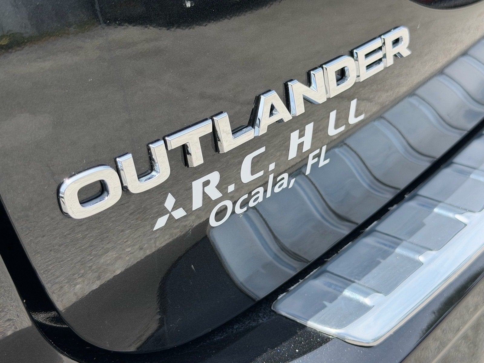 2025 Mitsubishi Outlander ES