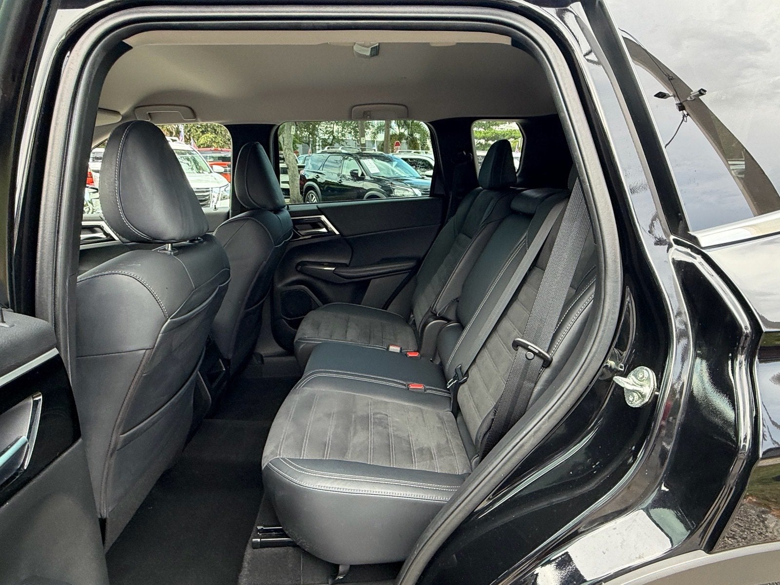 2022 Mitsubishi Outlander SE