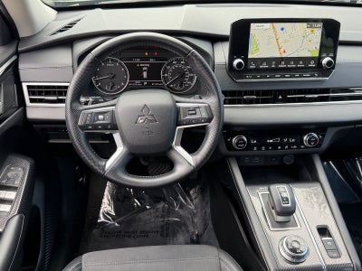 2022 Mitsubishi Outlander SE