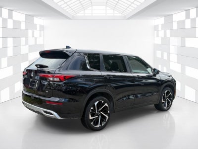 2022 Mitsubishi Outlander SE