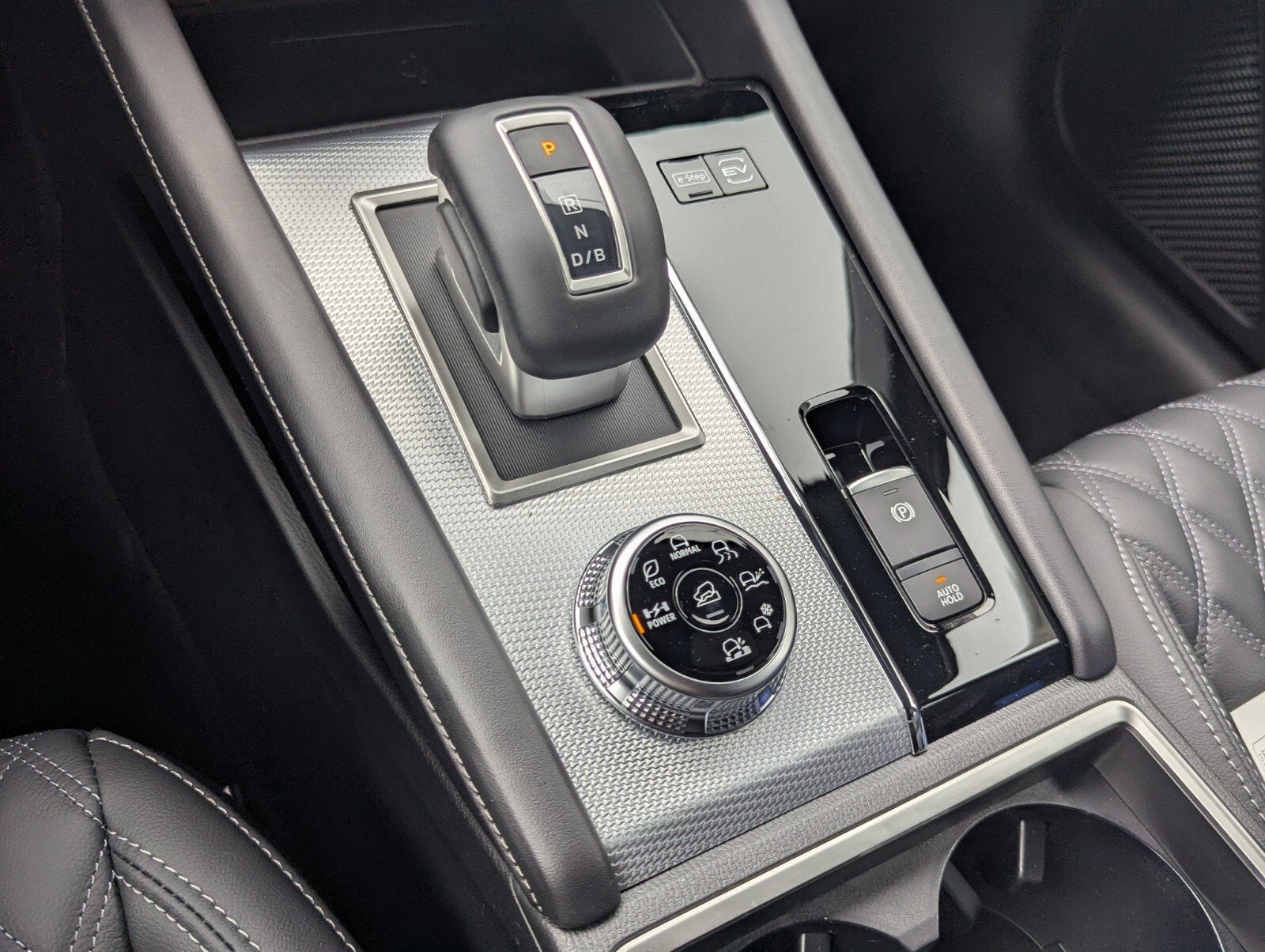 2026 Nissan Rogue Plug-In Hybrid Platinum