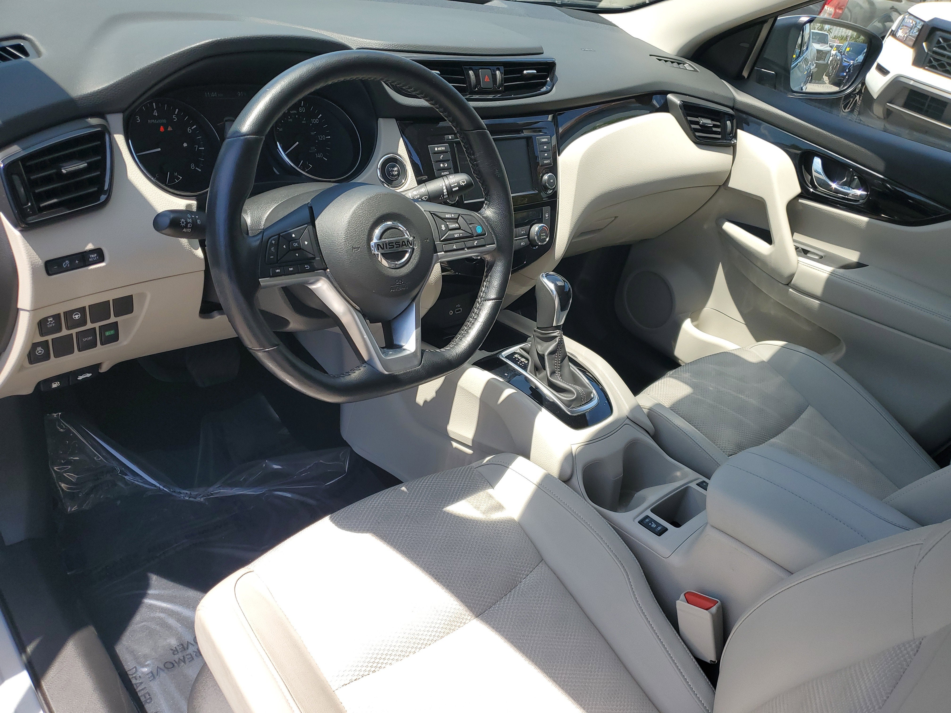 2022 Nissan Rogue Sport SV