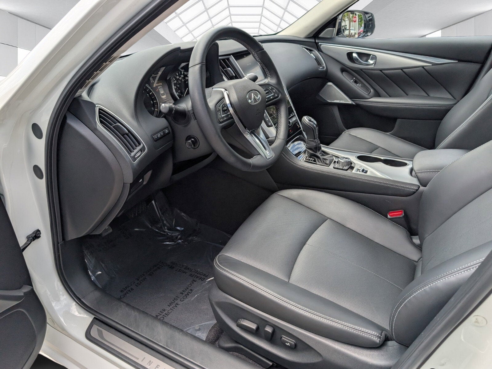 2023 INFINITI Q50 LUXE