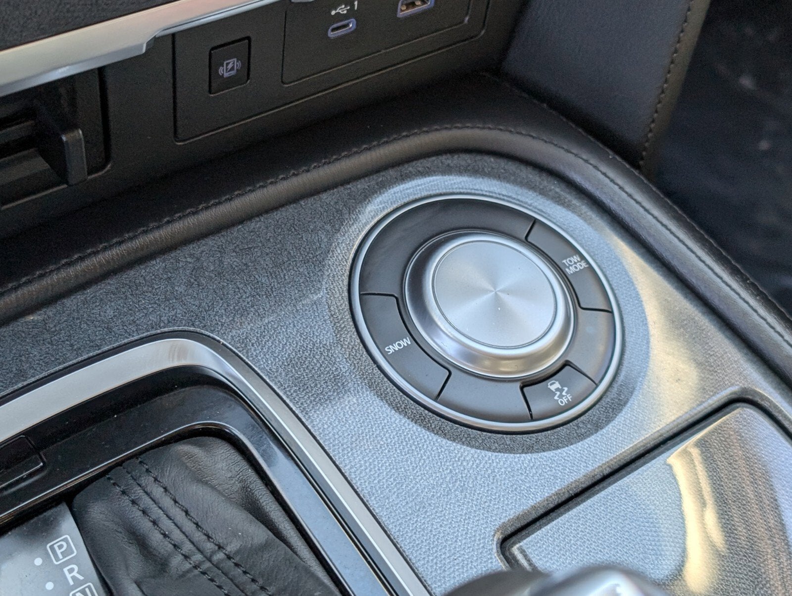 2024 Nissan Armada SV